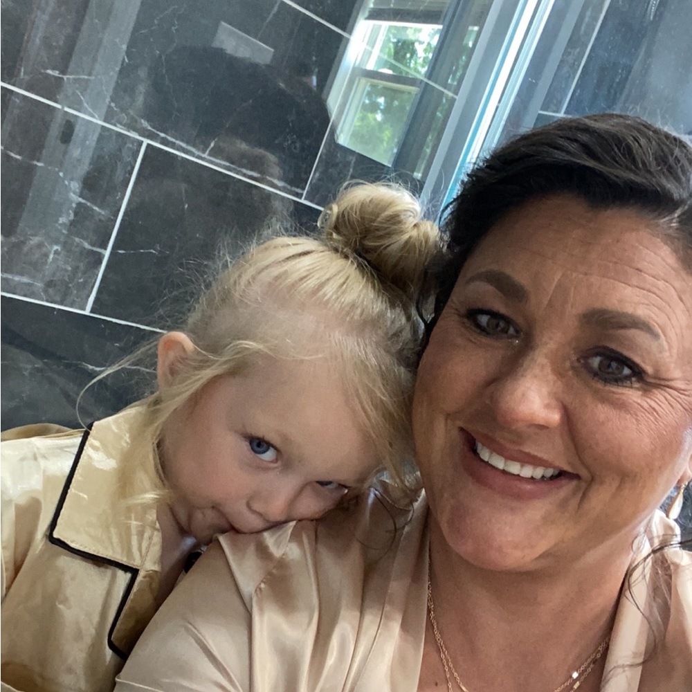 Meet your Posher, Della